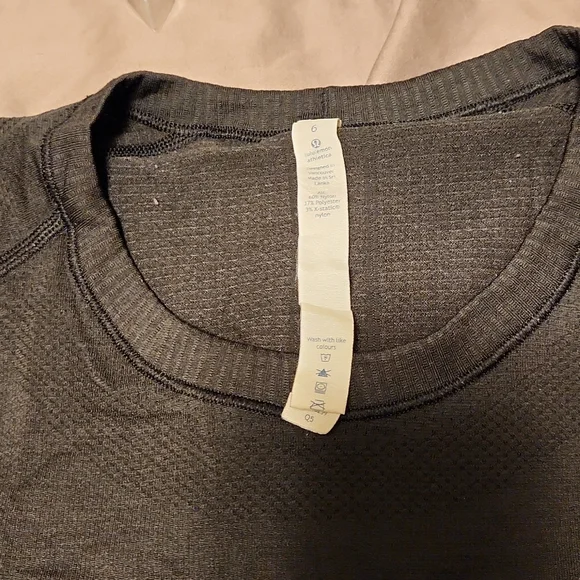 Lululemon top - Picture 2 of 4